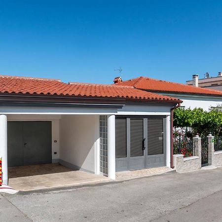 Apartment Vivid Pula Exterior photo