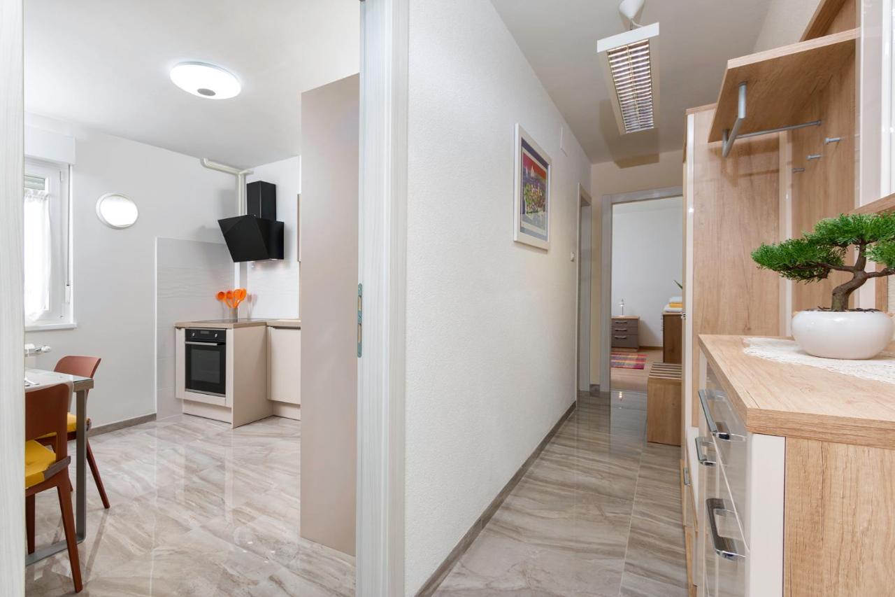Apartment Vivid Pula Exterior photo